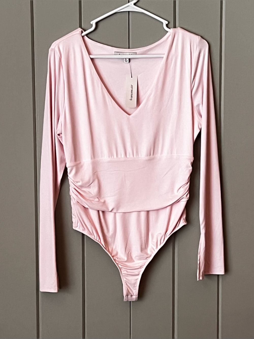 Francesca’s Light Soft Pink V-Neck Body Suit Size Large NWT